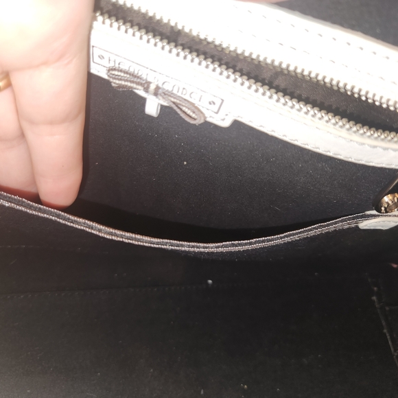 Henri Bendel Ruge Burgundy Maroon Vibes! Top handle tote bag - Picture 16 of 16